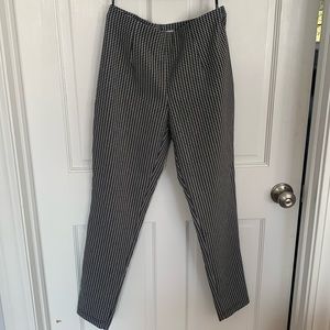 Calvin Klein size 6 elastic waist skinny trouser. Black and white design.